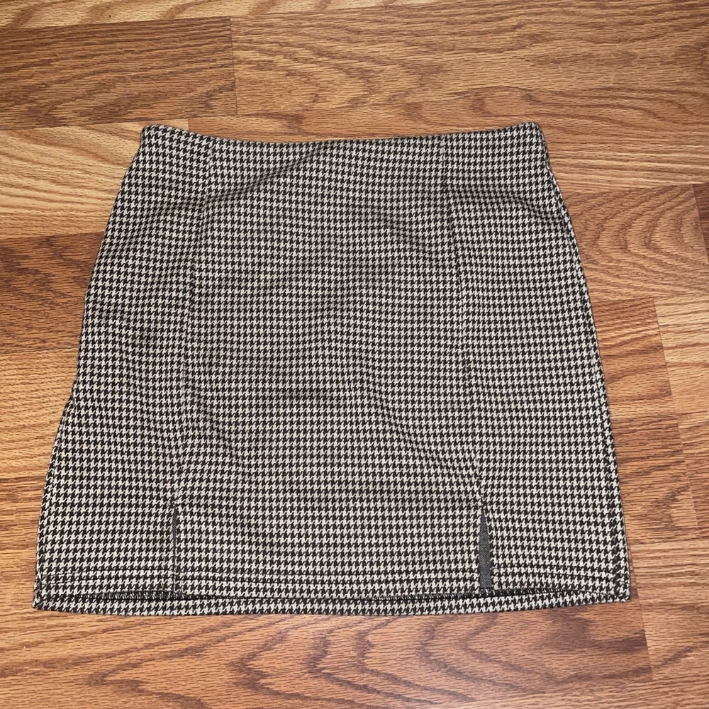 Houndstooth mini skirt